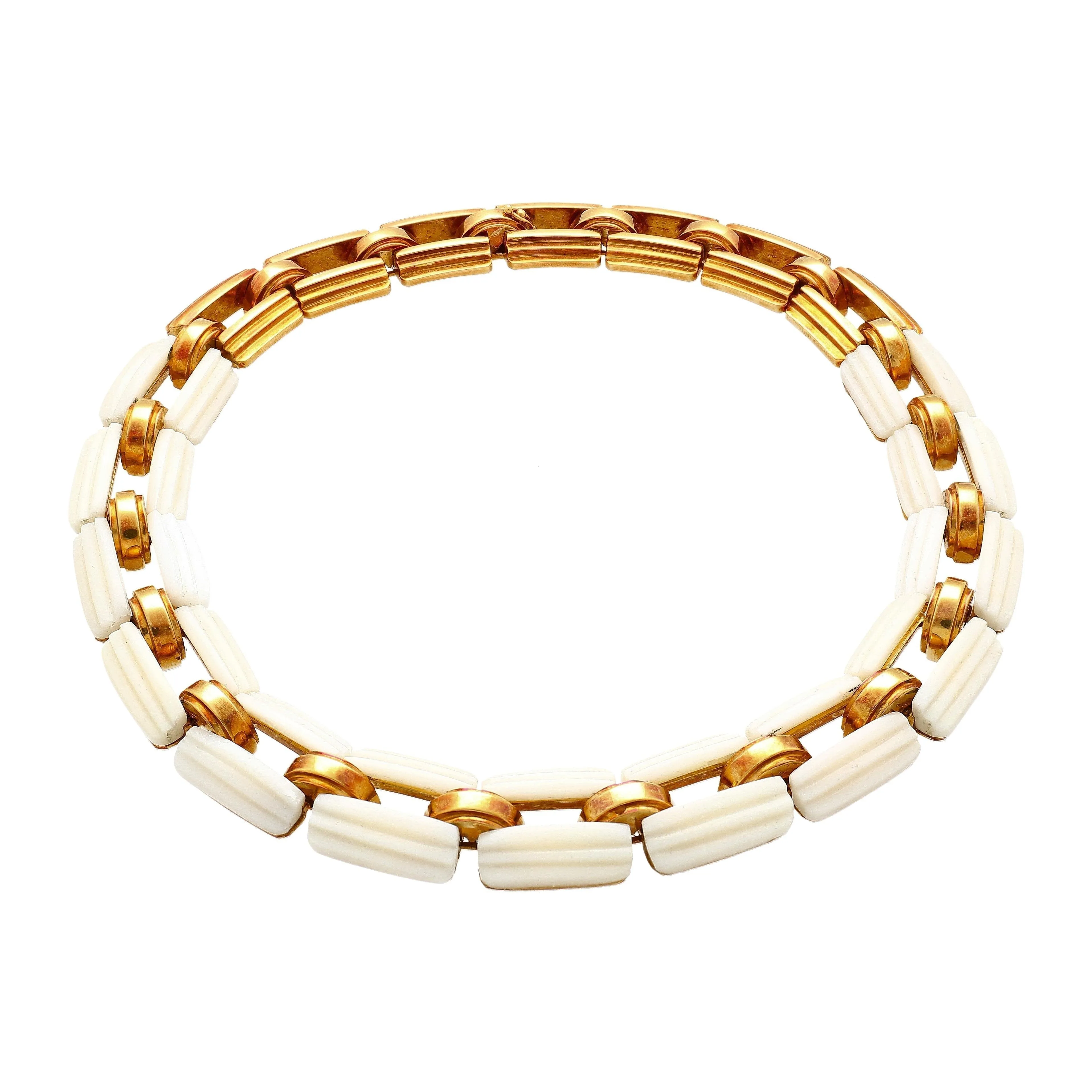 18K Yellow Gold and White Agate Square Link Chain Choker Necklace