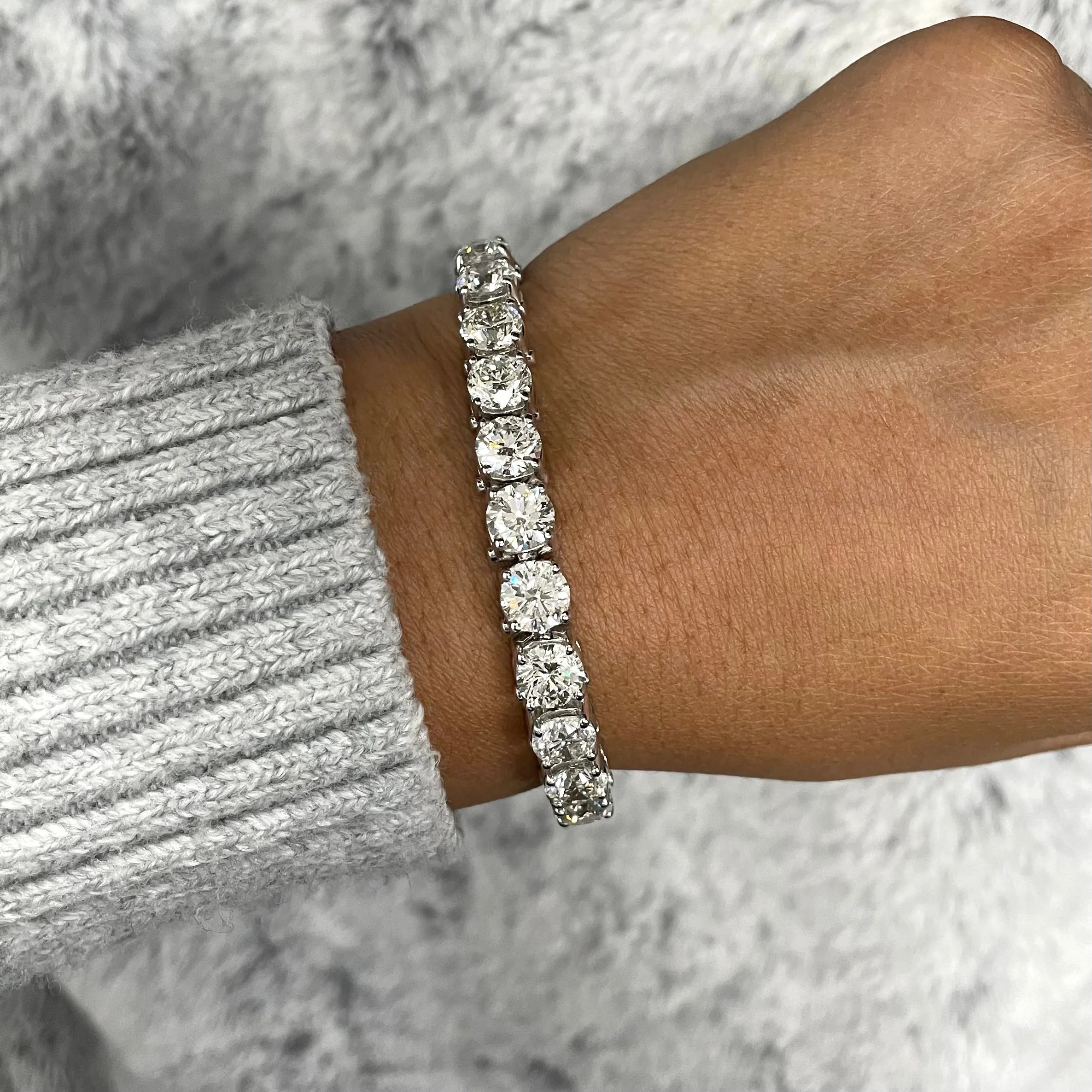 Beauvince Diamond Tennis Bracelet (26.01 ct Diamonds) in White Gold