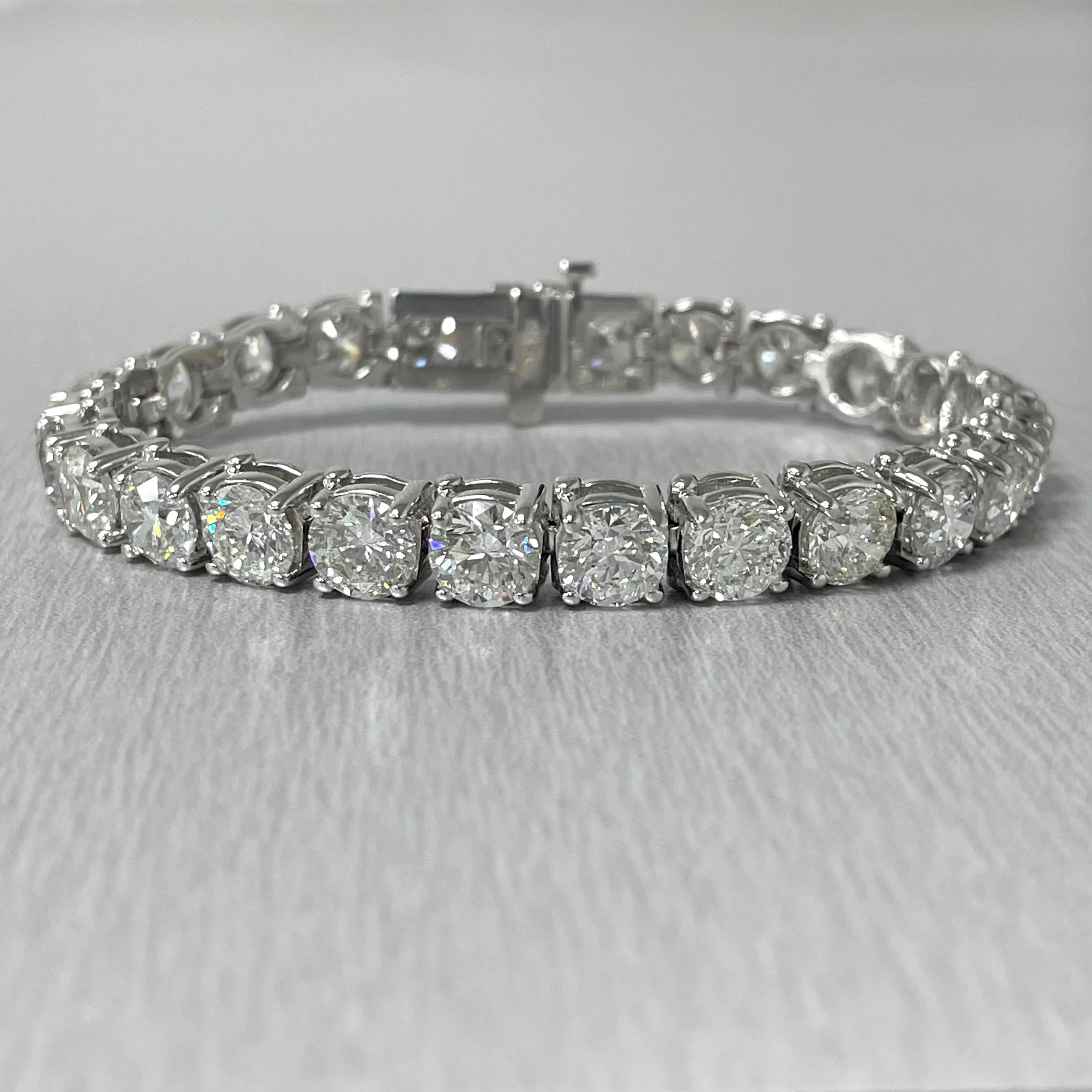 Beauvince Diamond Tennis Bracelet (26.01 ct Diamonds) in White Gold