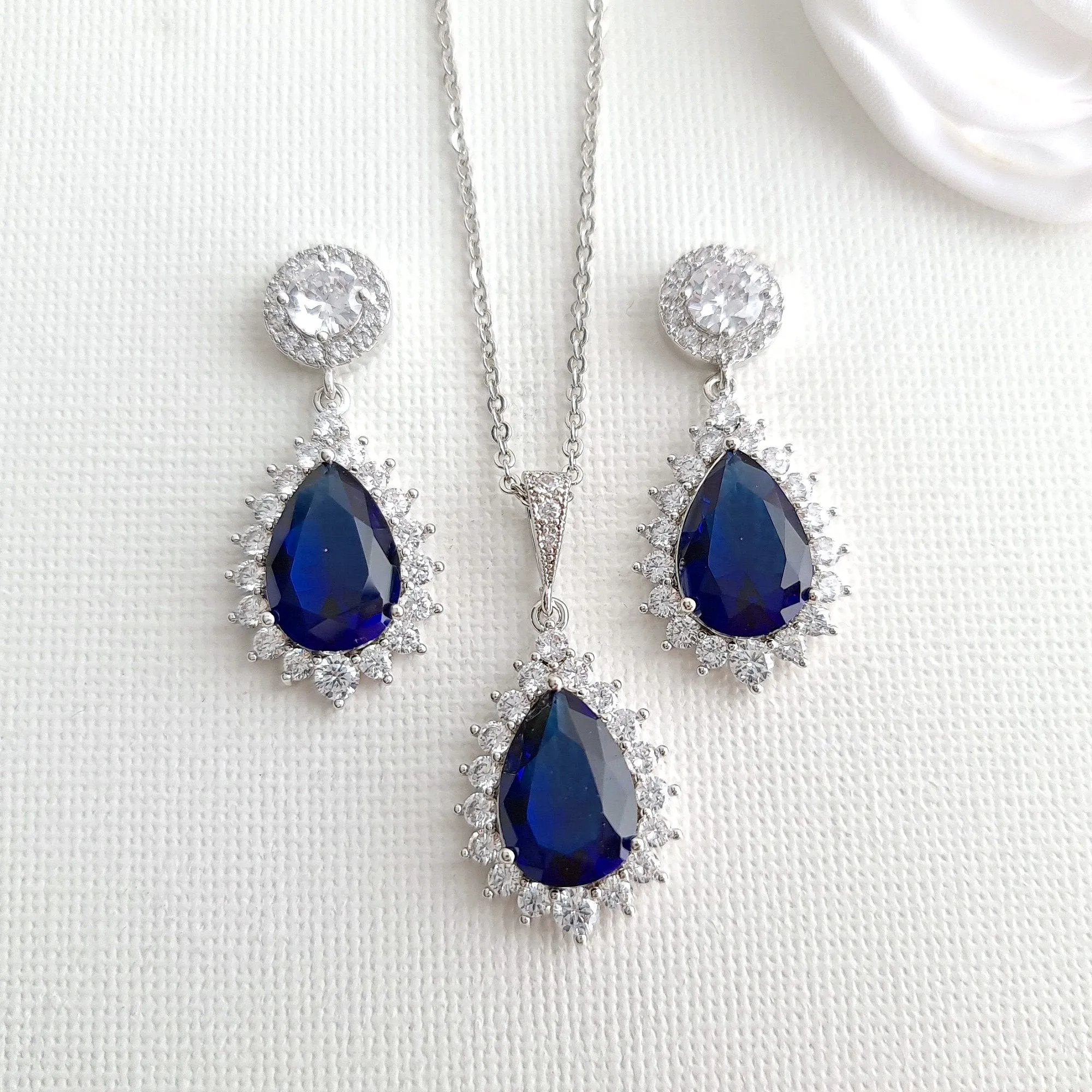 Blue Earrings Necklace Set in Gold-Aoi