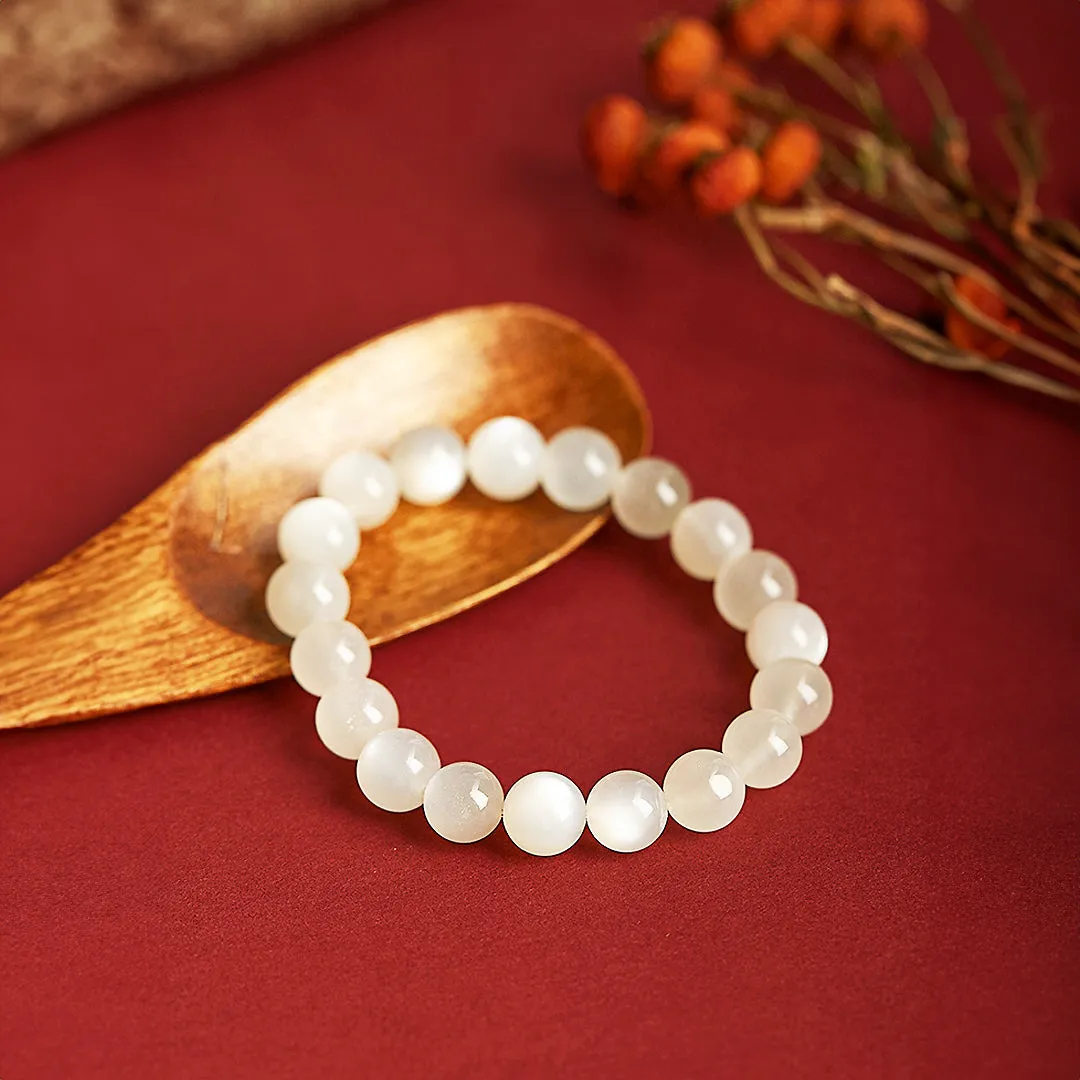 C135 - White Moonstone