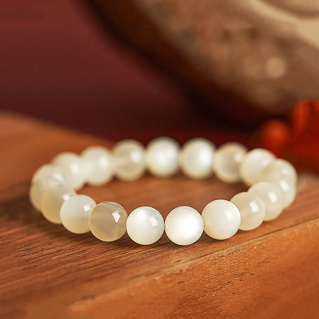 C135 - White Moonstone