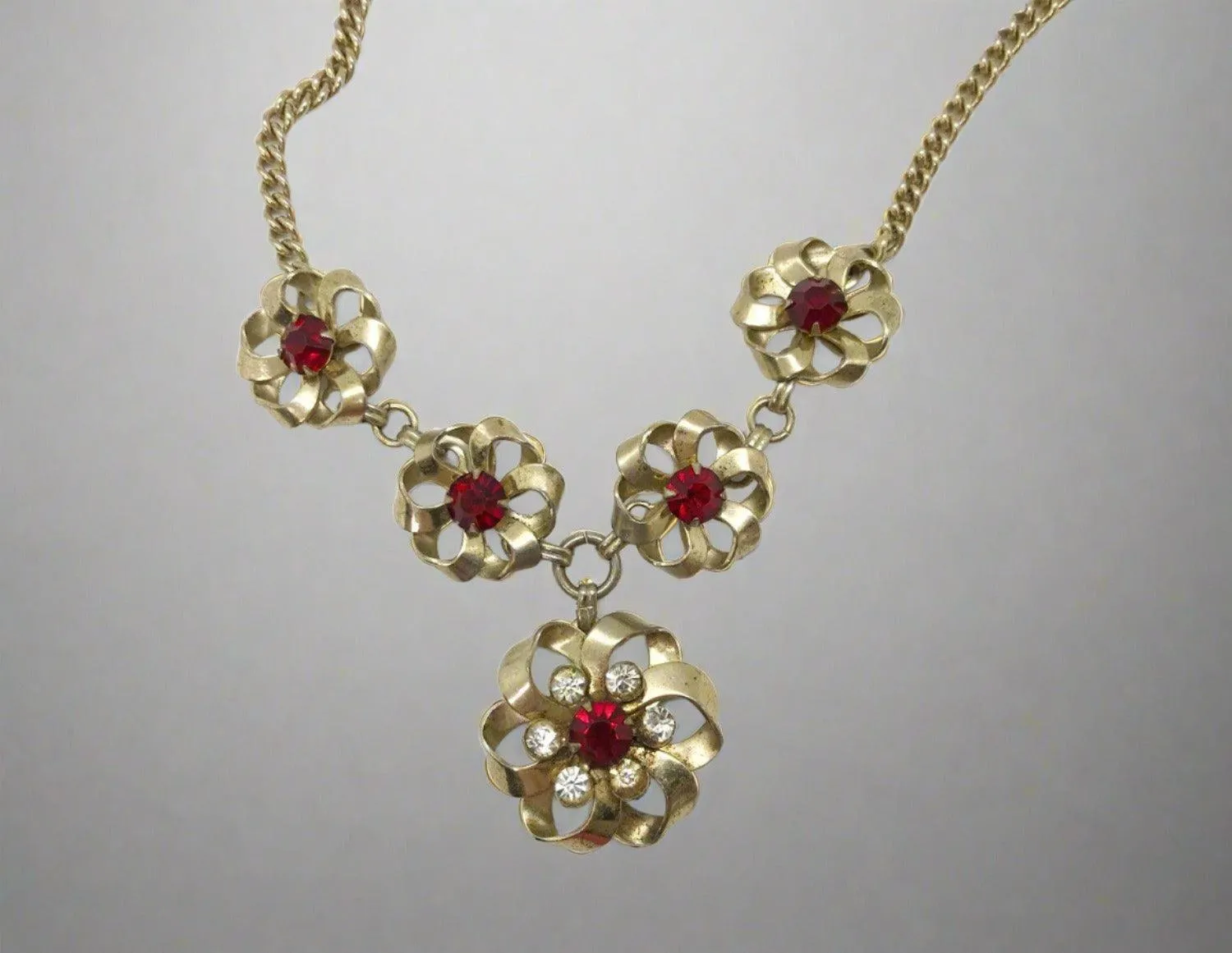 Charming Vintage Floral Necklace with Red Rhinestones