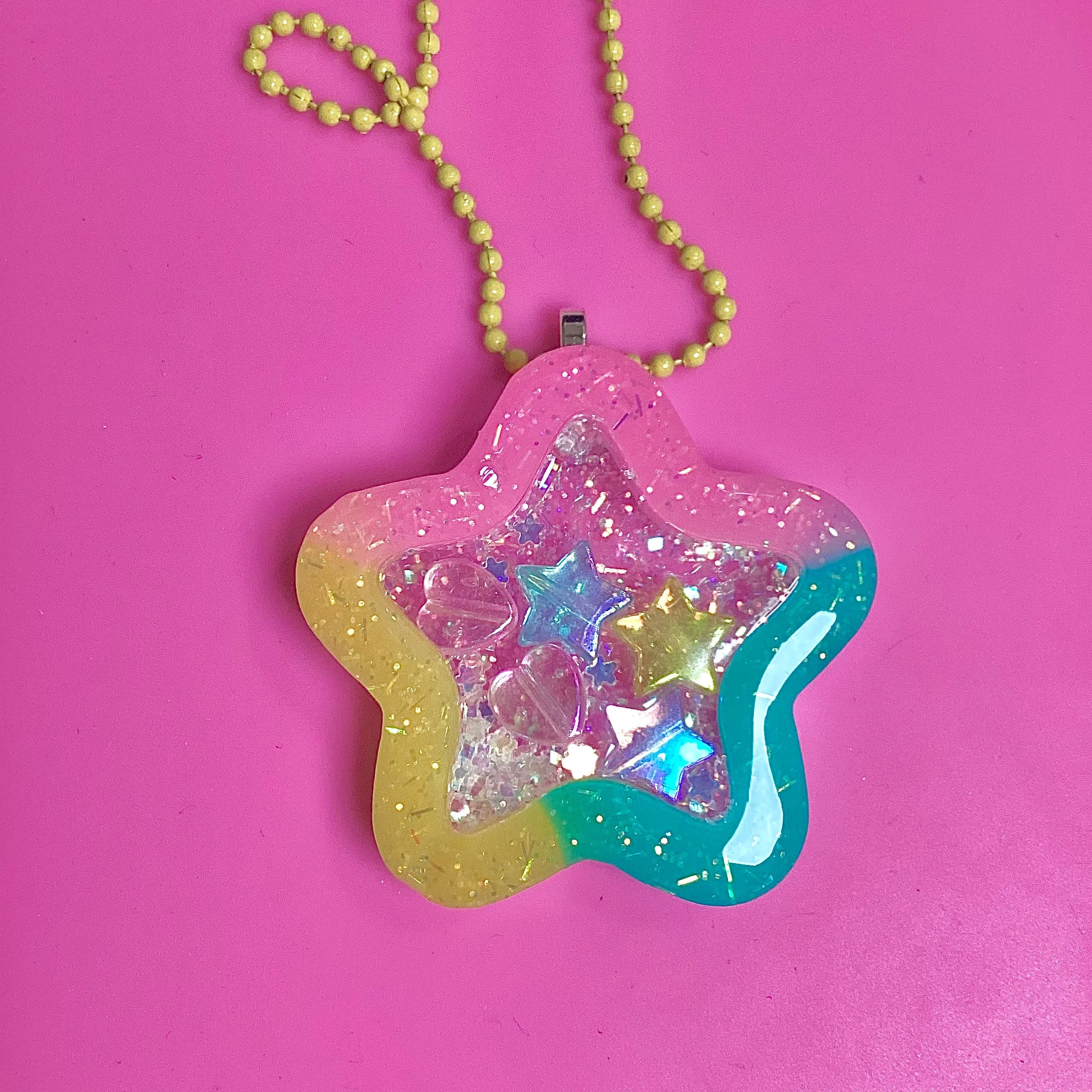 Cutie Star Shaker Necklace (Happy Magic)