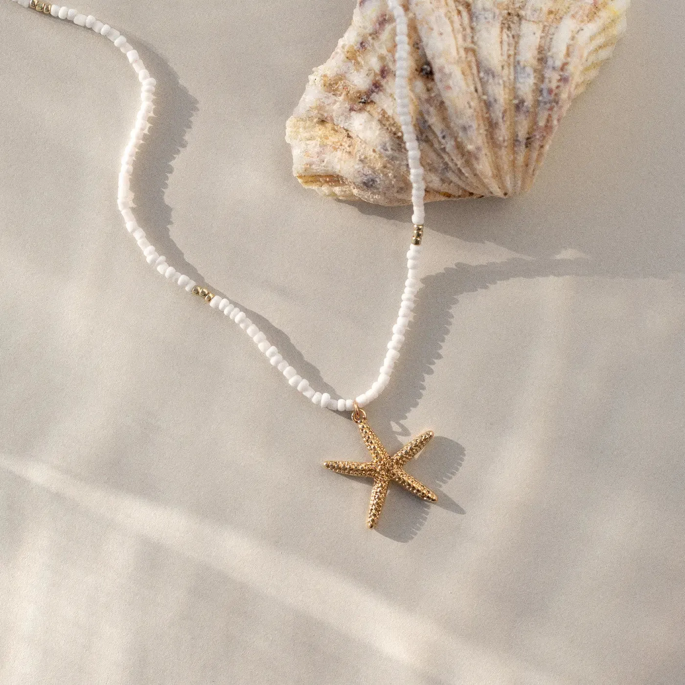 Ellie - Starfish White Beads Necklace