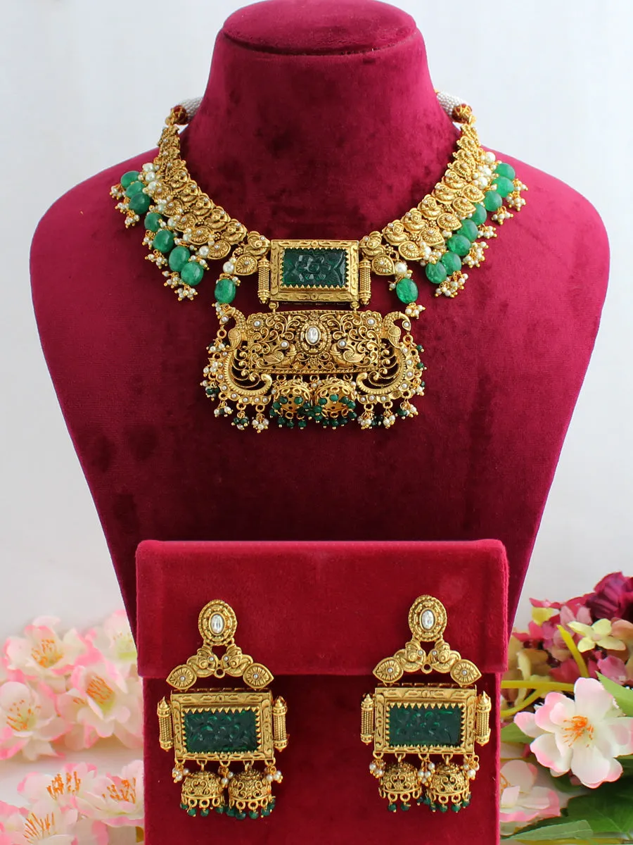 Esha Necklace Set