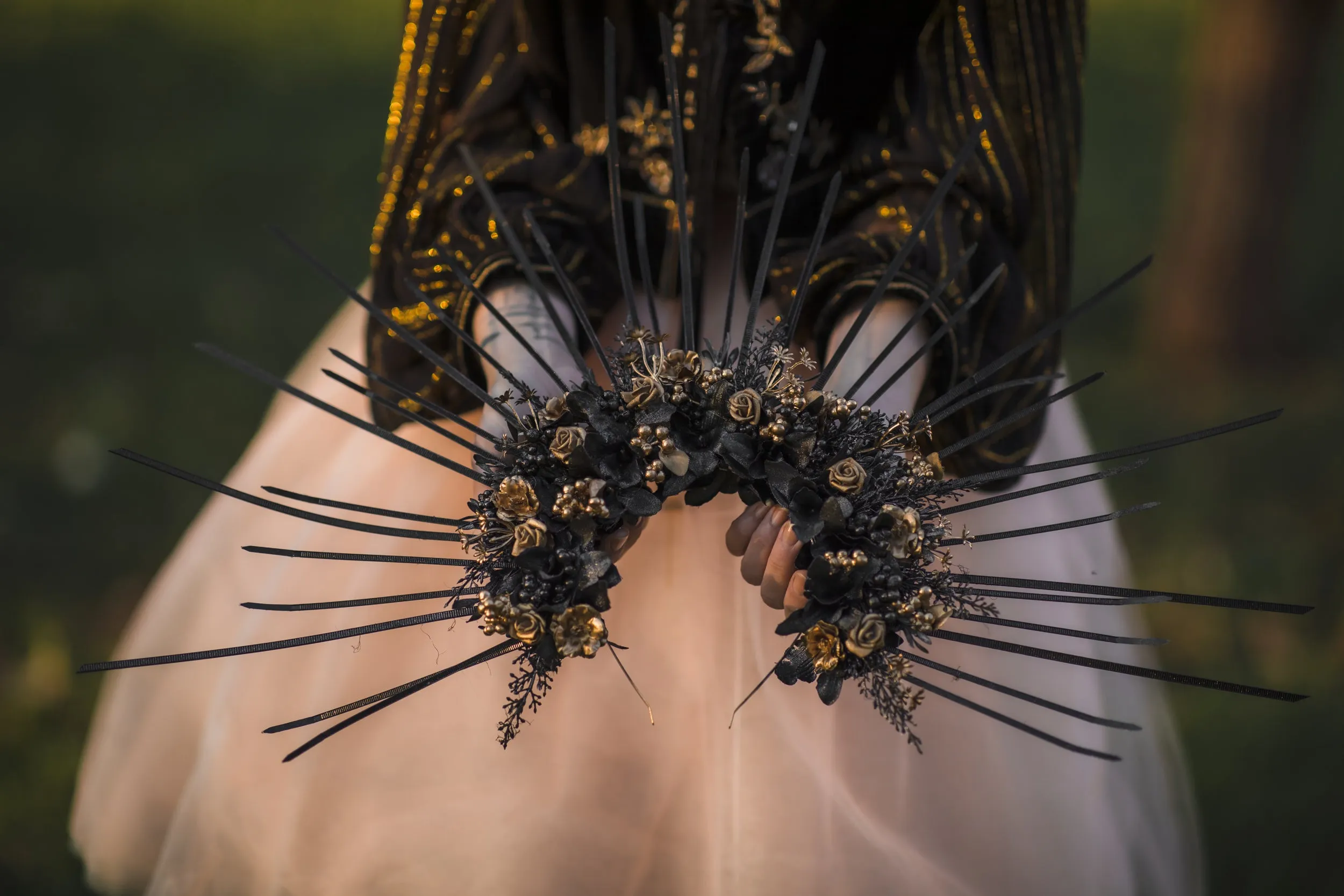 Flower black and gold halo crown Met gala crown Spiked wedding tiara Bridal headpiece Sun ray crown Black photoshoot halo crown Magaela