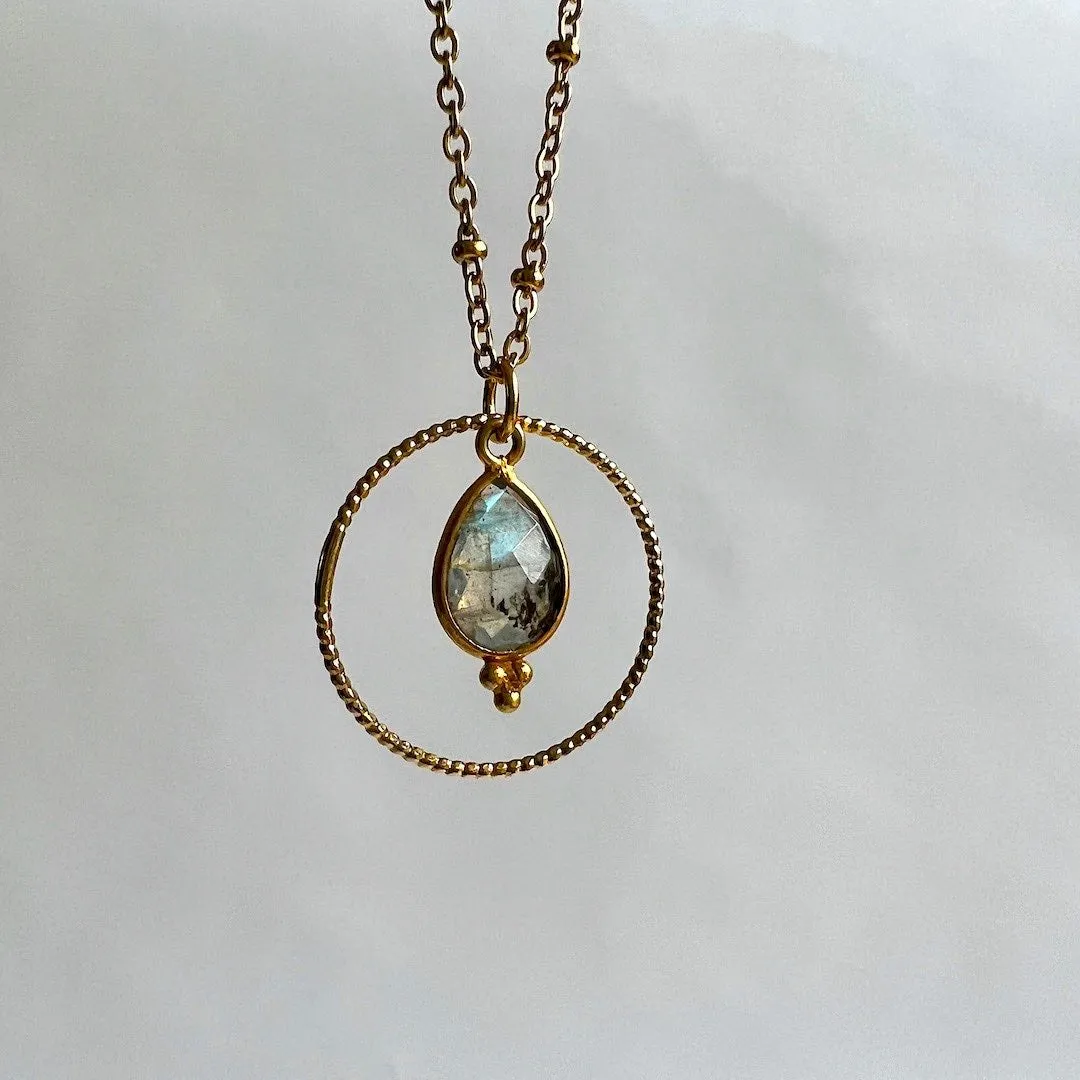 Gentle Fluidity Necklace with Natural Labradorite pendant