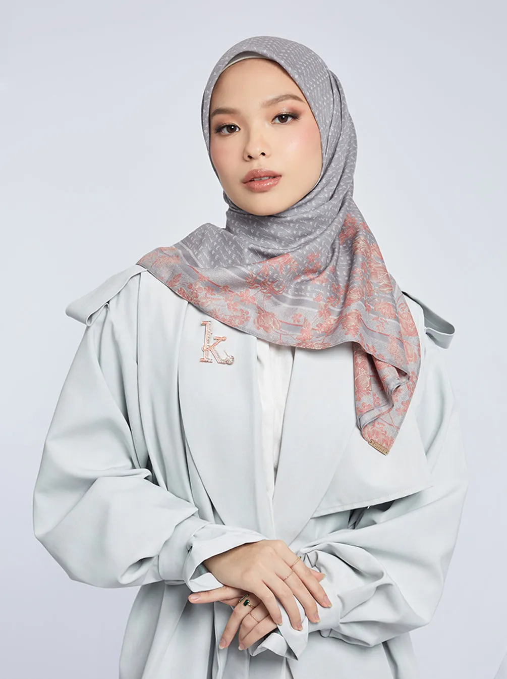 MONO SCRABBLE II SIGNATURE SCARF DOVE GREY