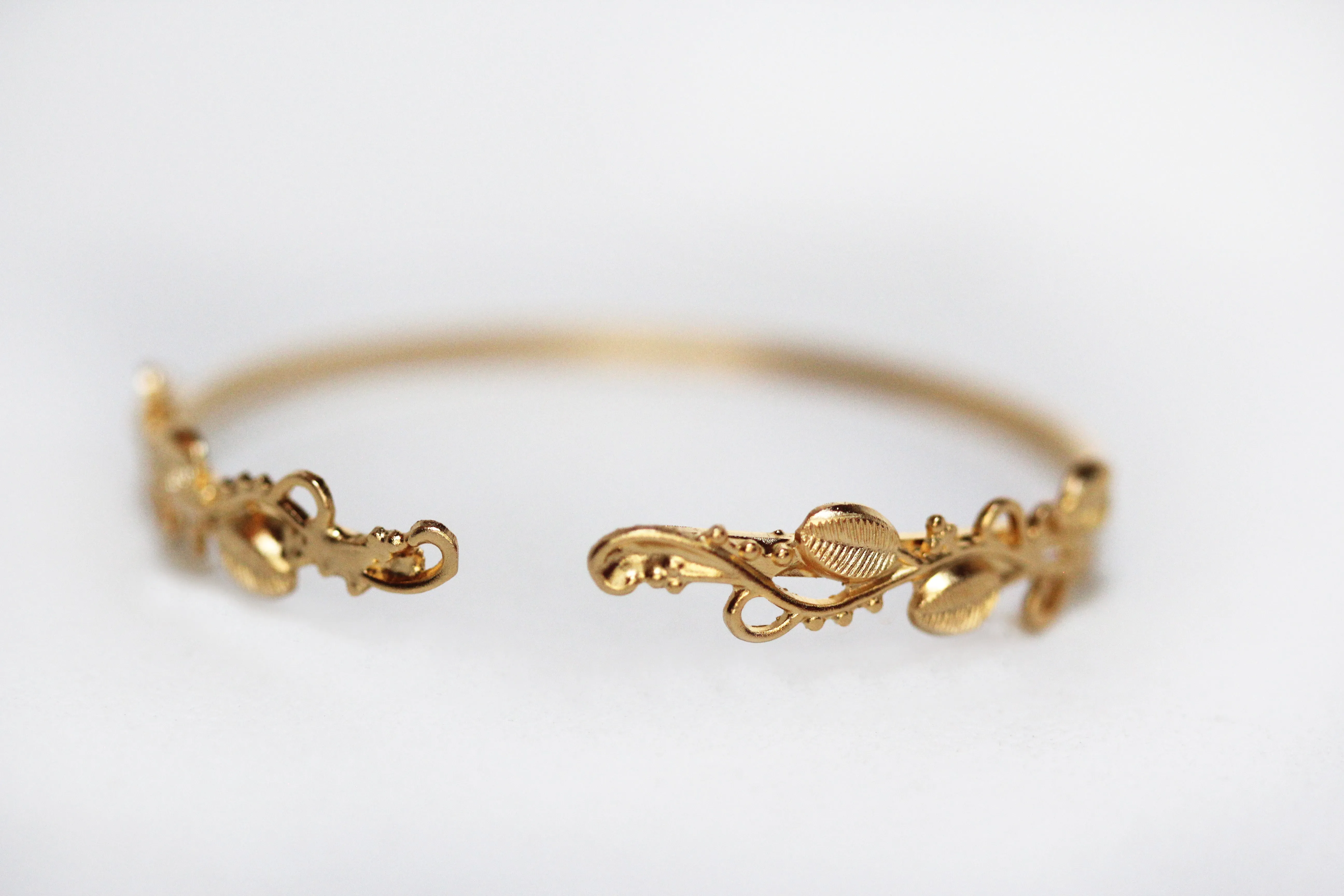 Preorder * Loop Branch Bracelet