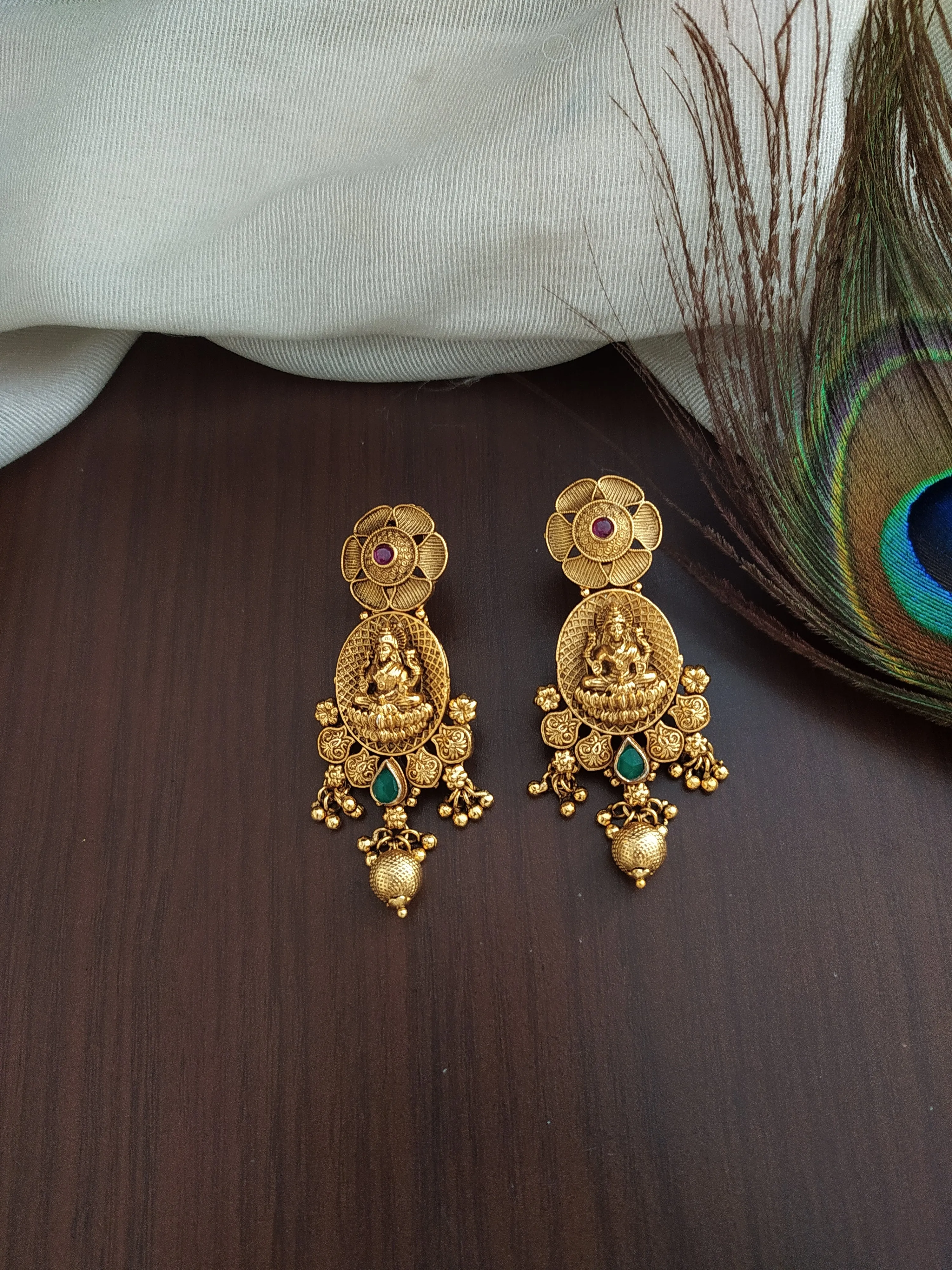 "Antique Plain Gold Lakshmi Necklace Set with Matching Earrings"