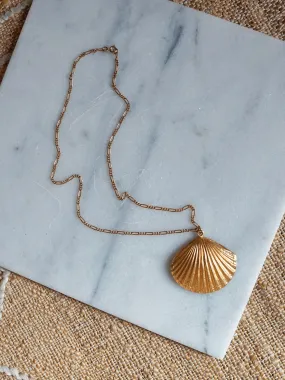 Vintage Golden Seashell Necklace