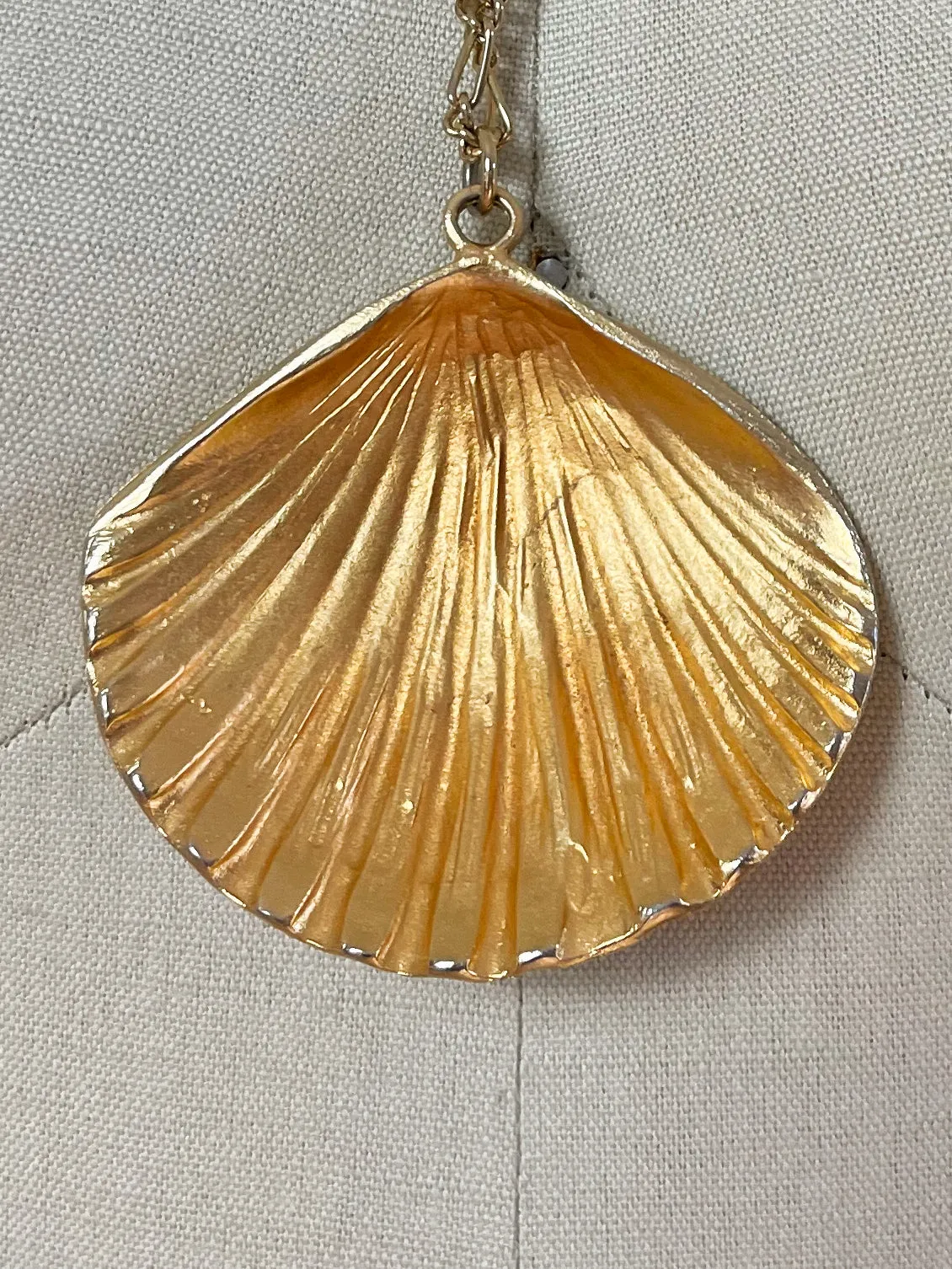 Vintage Golden Seashell Necklace