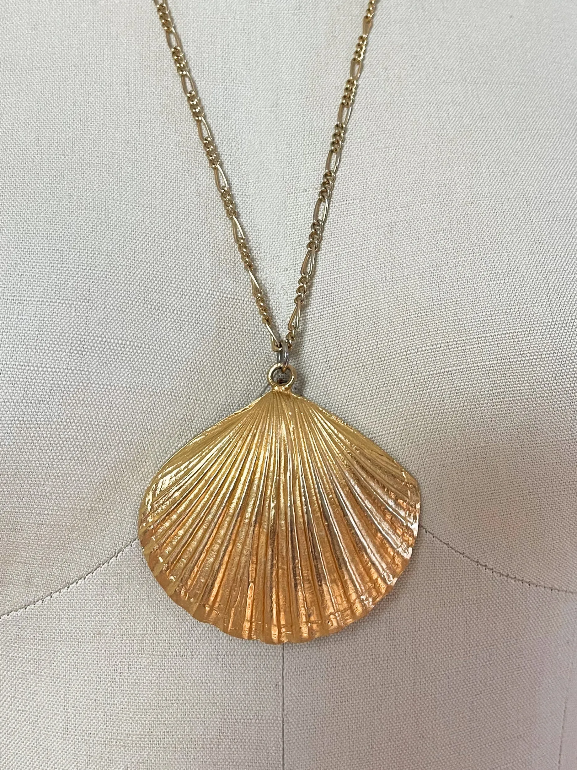 Vintage Golden Seashell Necklace